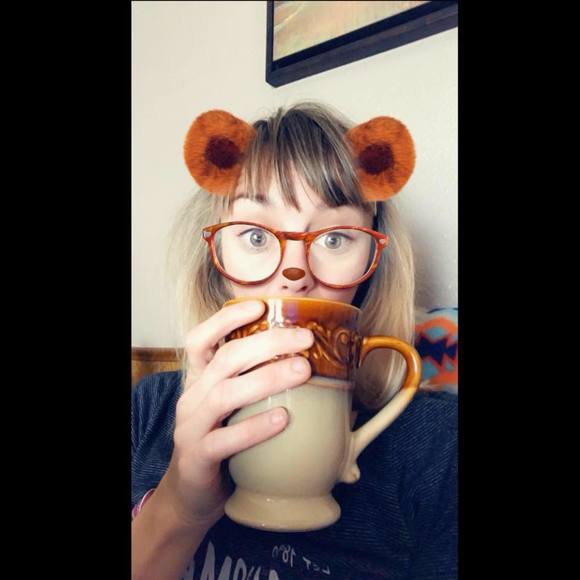 Meet your Posher, Lisa - Picture 1 of 2